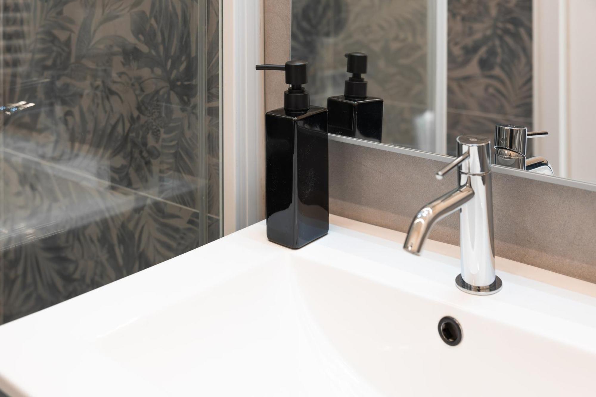 Dall'Arca Suites Bologna Station - Center - Fiera Bagian luar foto